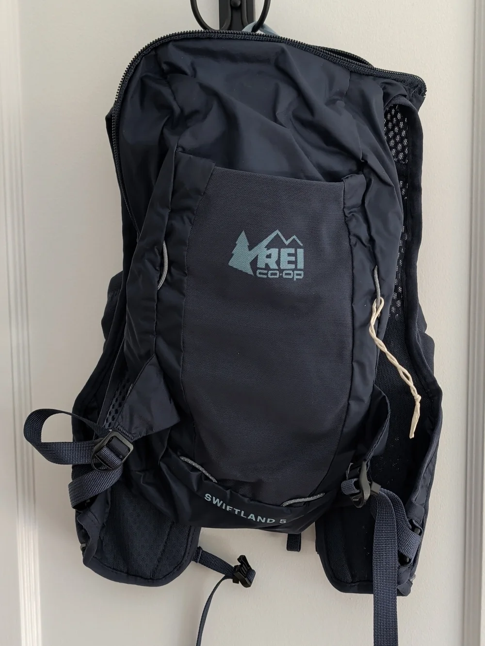 REI Co-op Swiftland 5 Hydration Backpack in Navy